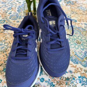 Under Armour Women's USA size 10 Comfort Deluxe